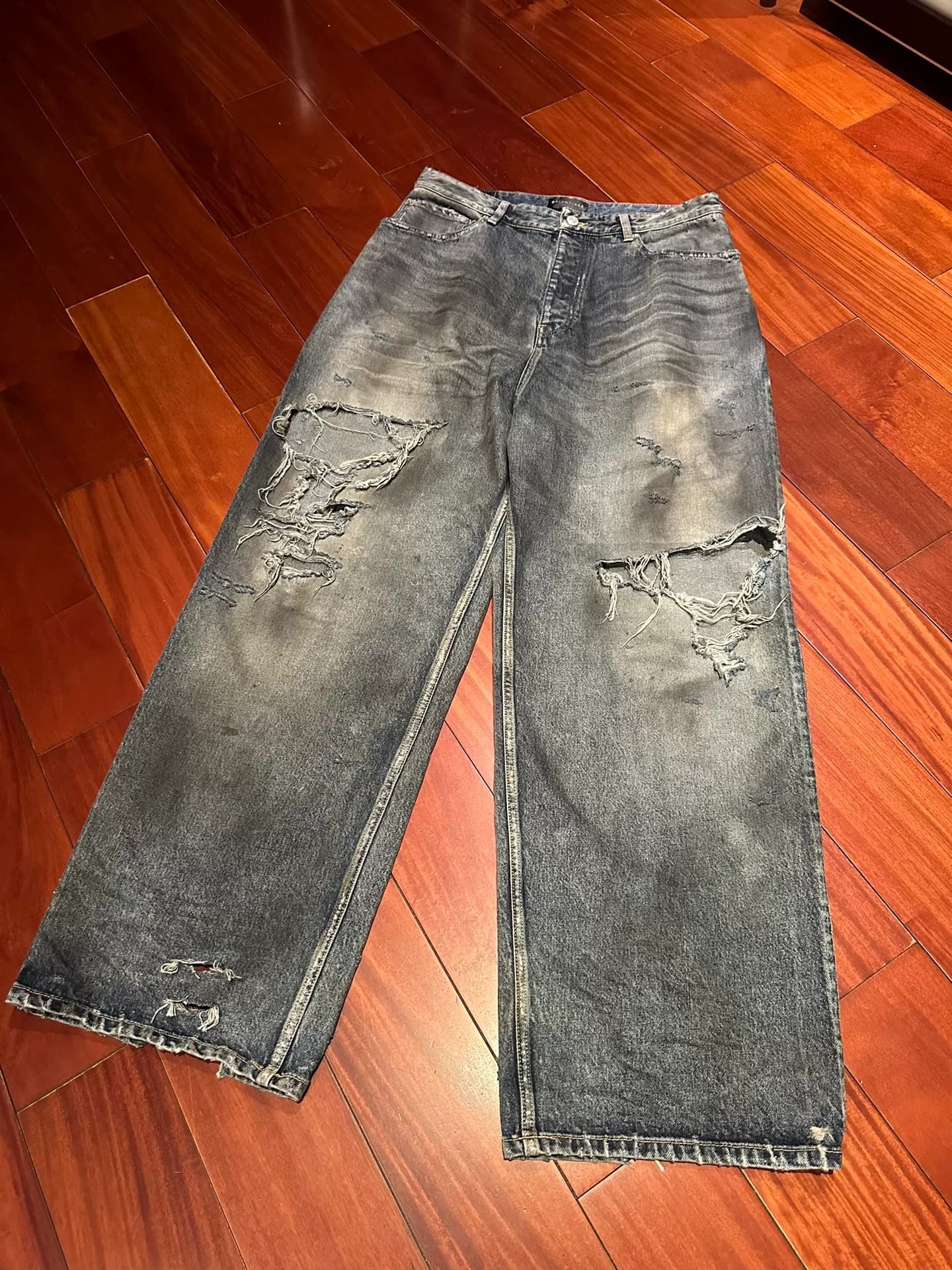 Balenciaga Парижская неделя моды 23SS Baggy Рваная кожа