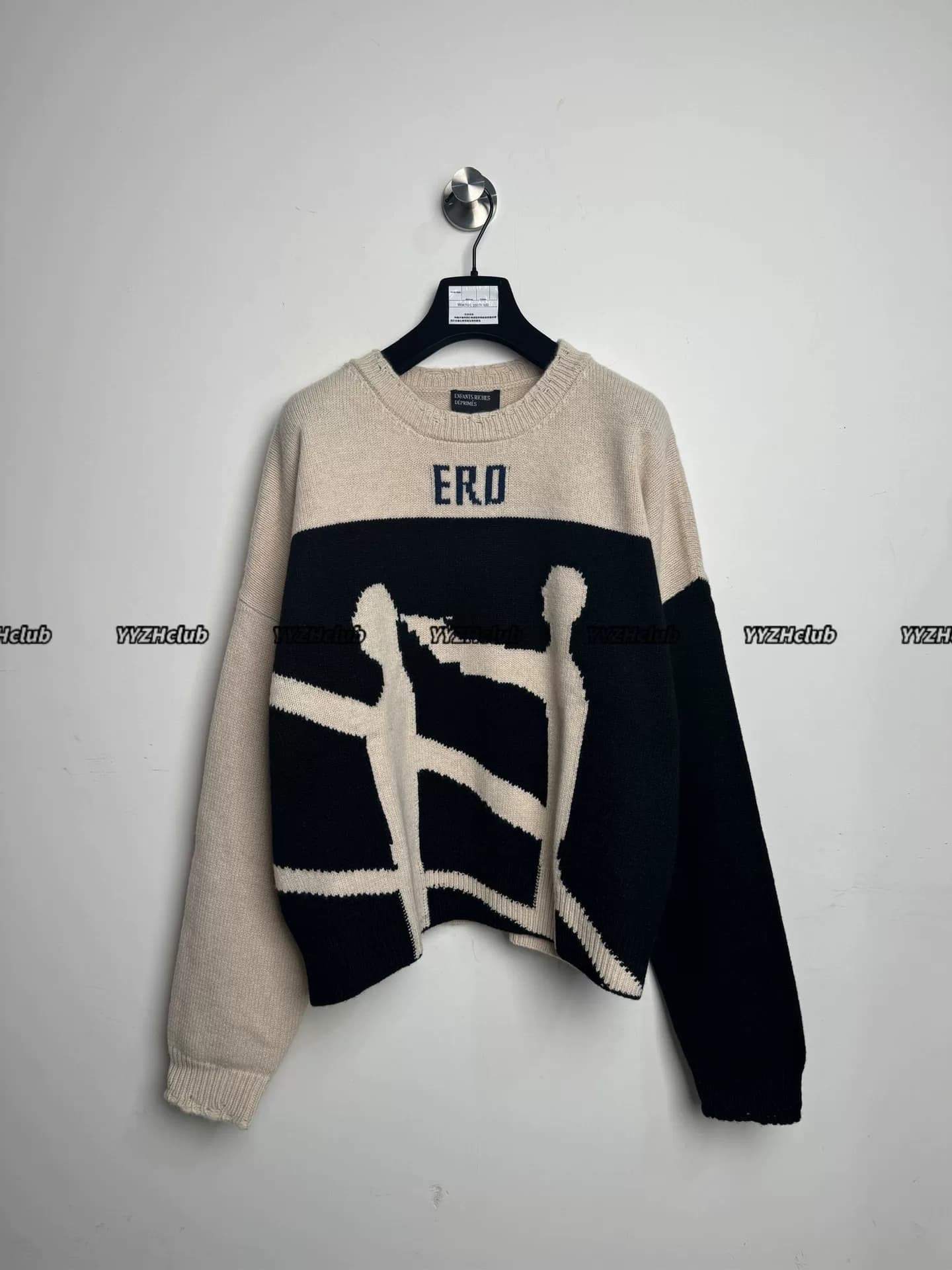 Инфернальный портрет ERD melancholy rich второго поколения Ss24, уничтоженный выстрелом из пистолета