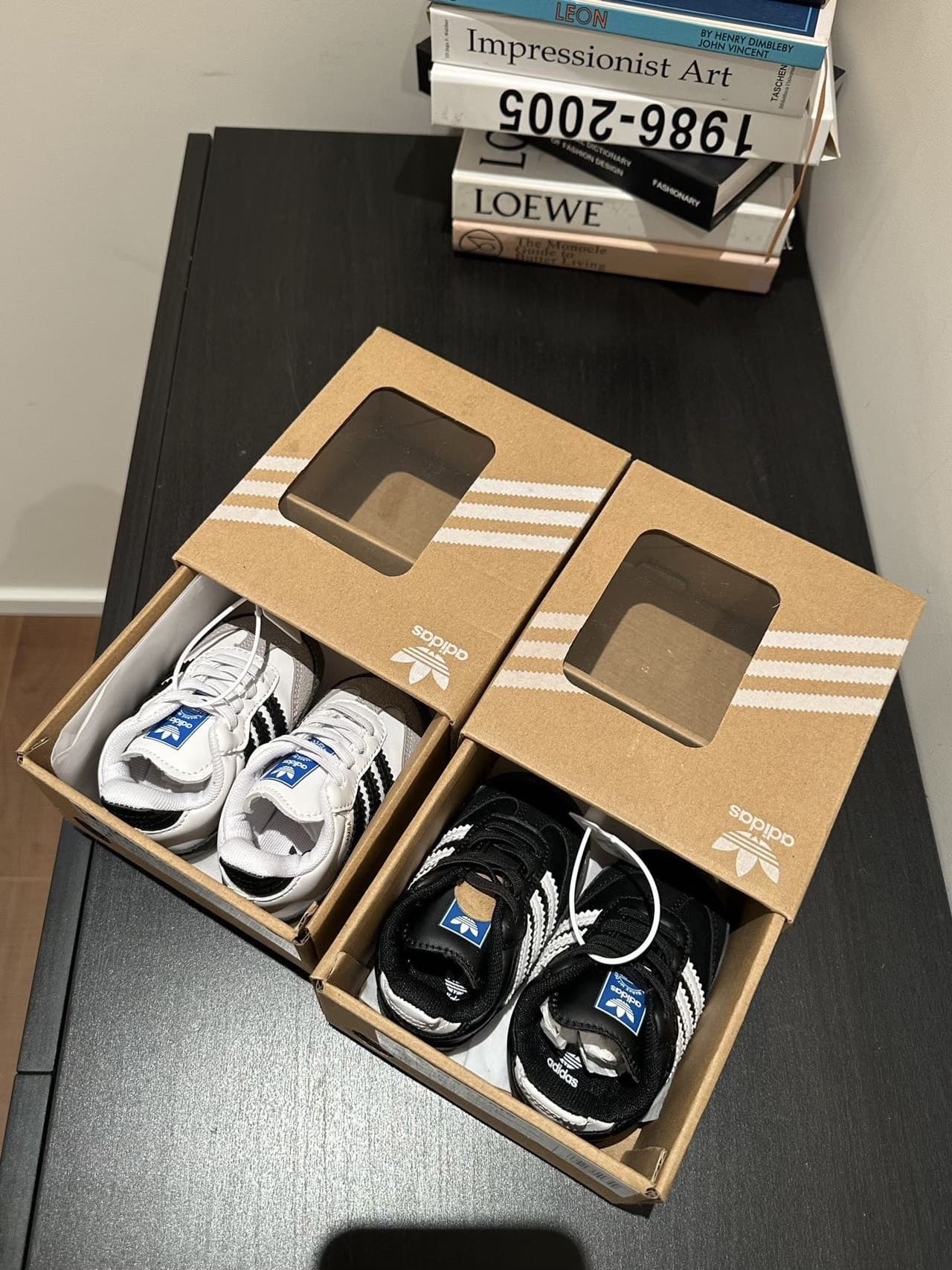 Найдите друга, который купит немецкие кроссовки Adidas для тренировок!Подходит для всех младенцев и детей дошкольного возраста!