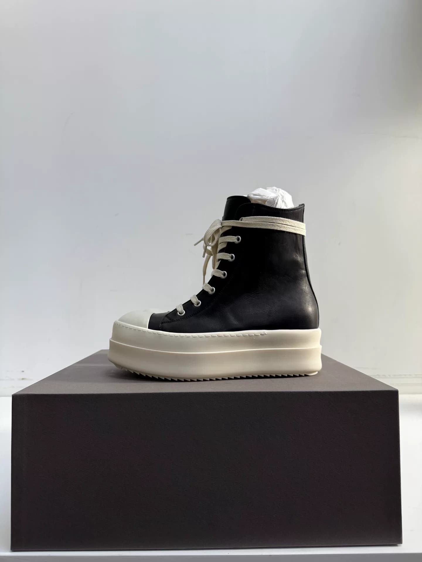 Черно-белые кроссовки Rick Owens с высоким берцем на толстой подошве, подходящие для мужчин и женщин в одном и том же стиле four seasons