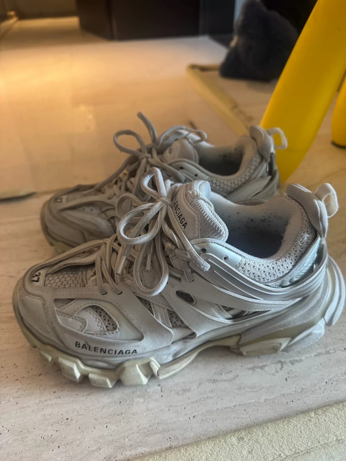 Кроссовки Balenciaga Balenciaga 37-го размера, темно-белые туфли daddy