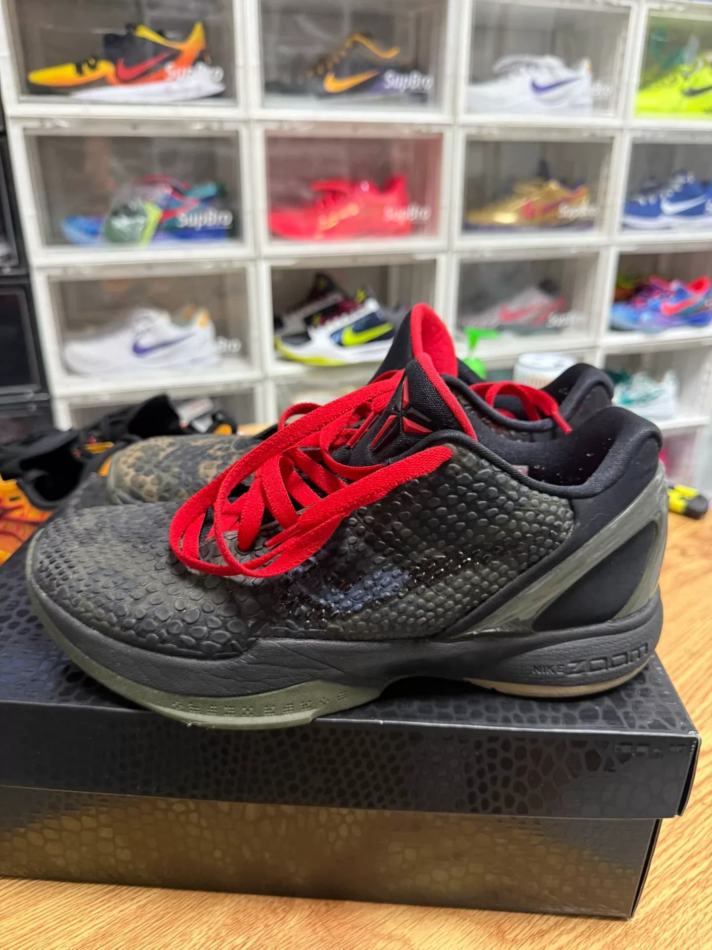 крючок kobe6 Италия, размер 43, выпал из краски, все это было удалено