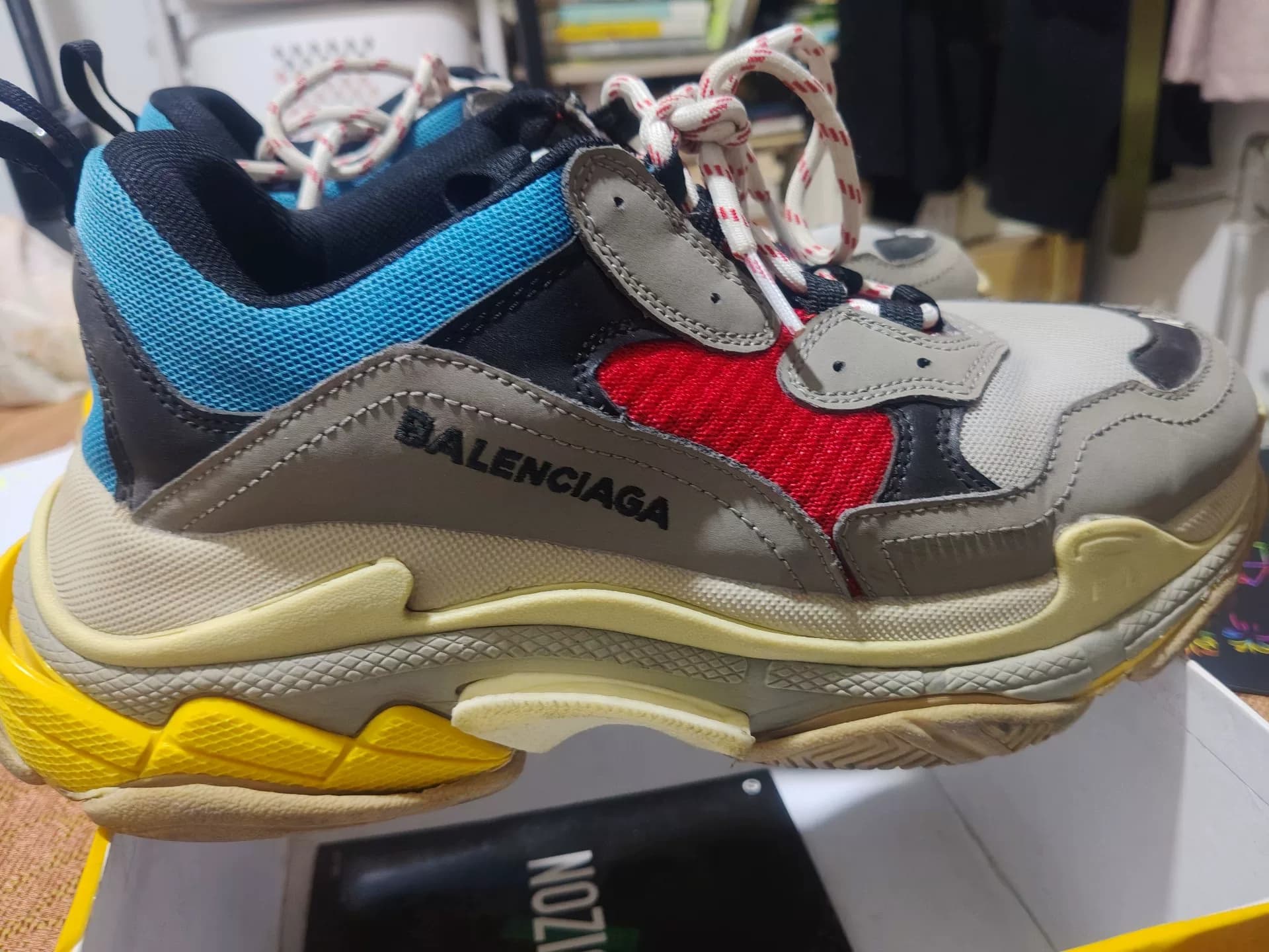Туфли Balenciaga daddy, подаренные другом в прошлом году, надевала всего раз или два, туфли совсем новые, 95% новые.4