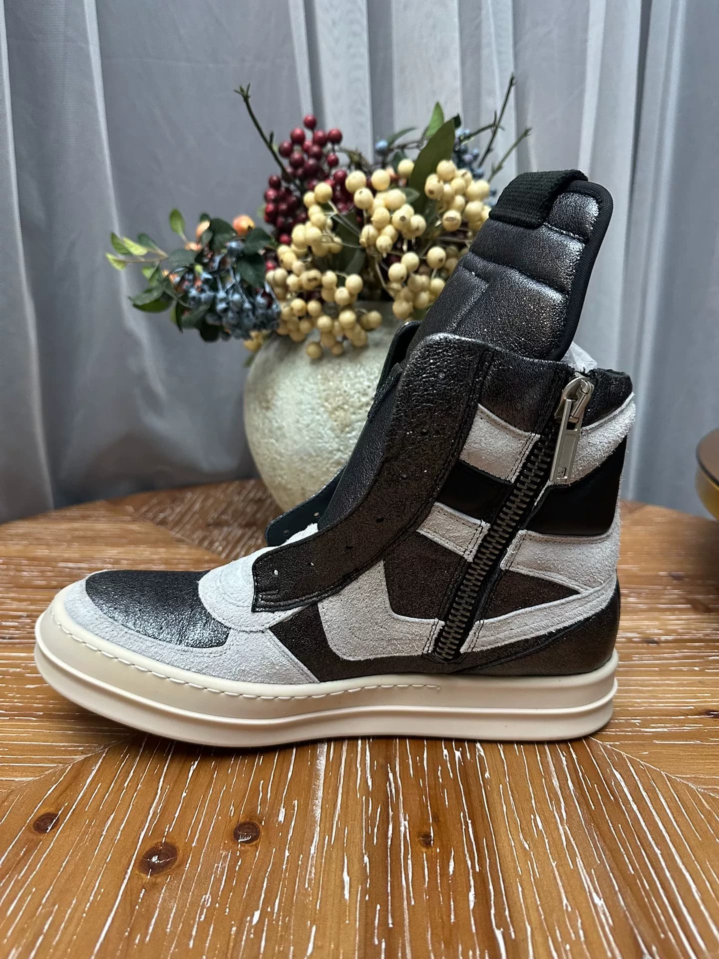 Совершенно новые туфли на высоком каблуке Rick Owens big hook, черно-белые в тон, размер 42, оригинальная коробка