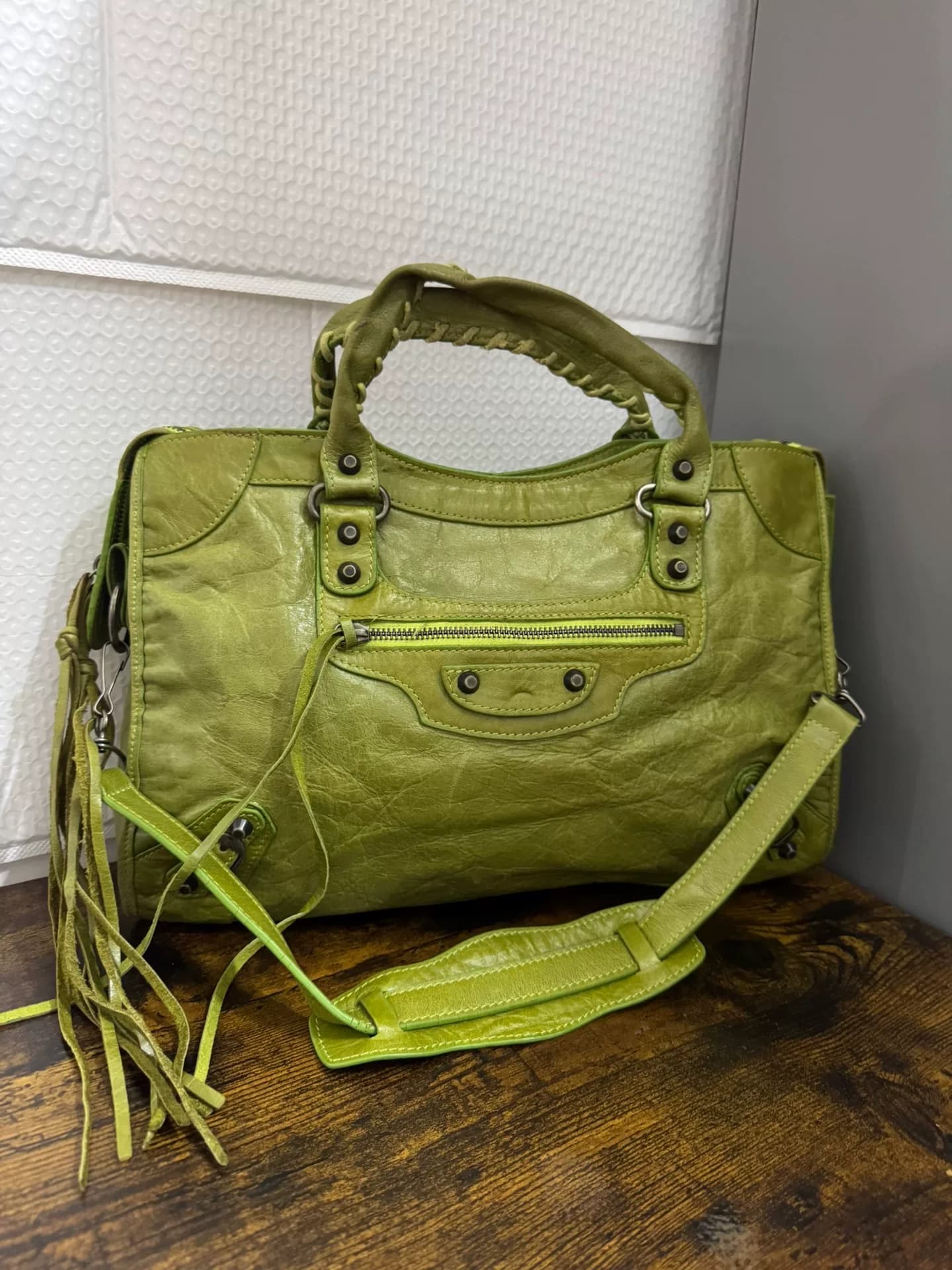 Мотоциклетная сумка Balenciaga Balenciaga зеленого цвета, среднего размера
