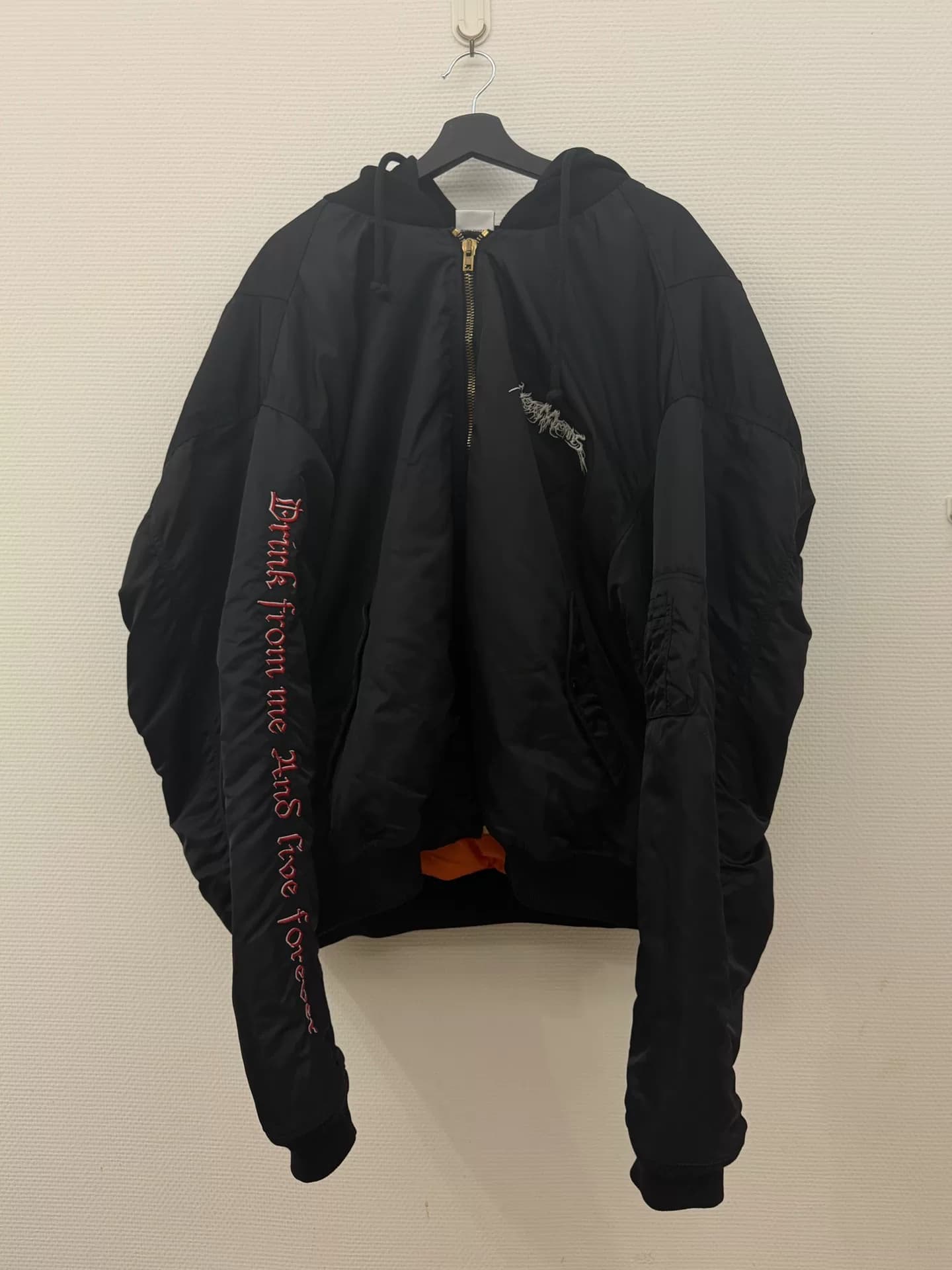 Хлопчатобумажный костюм-бомбер с пятиконечной звездой VETEMENTS 17AW, черный