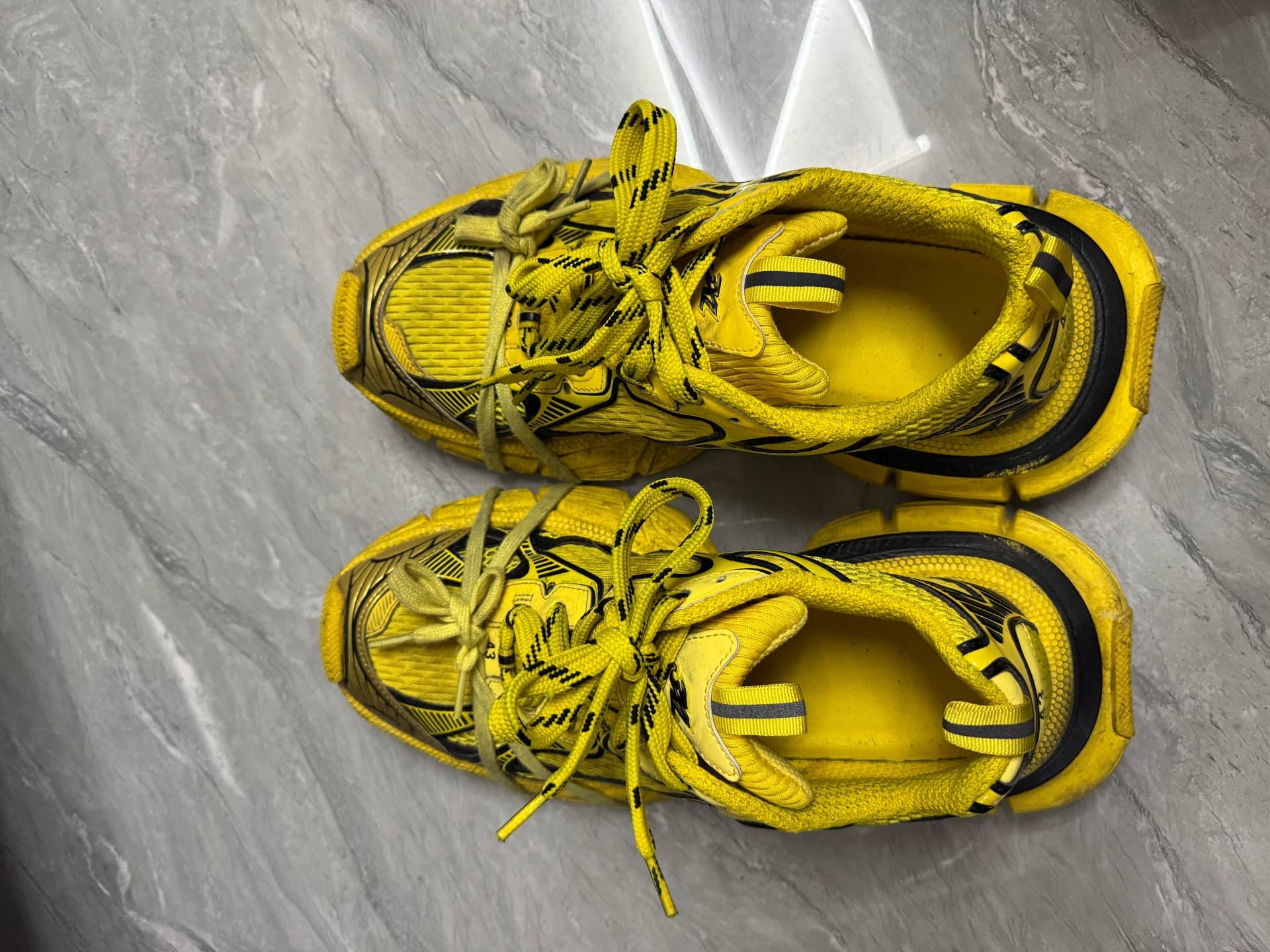 Balenciaga 3XL yellow - это топовая версия старого стиля, по сравнению с аутентичной версией подходит размер обуви 43