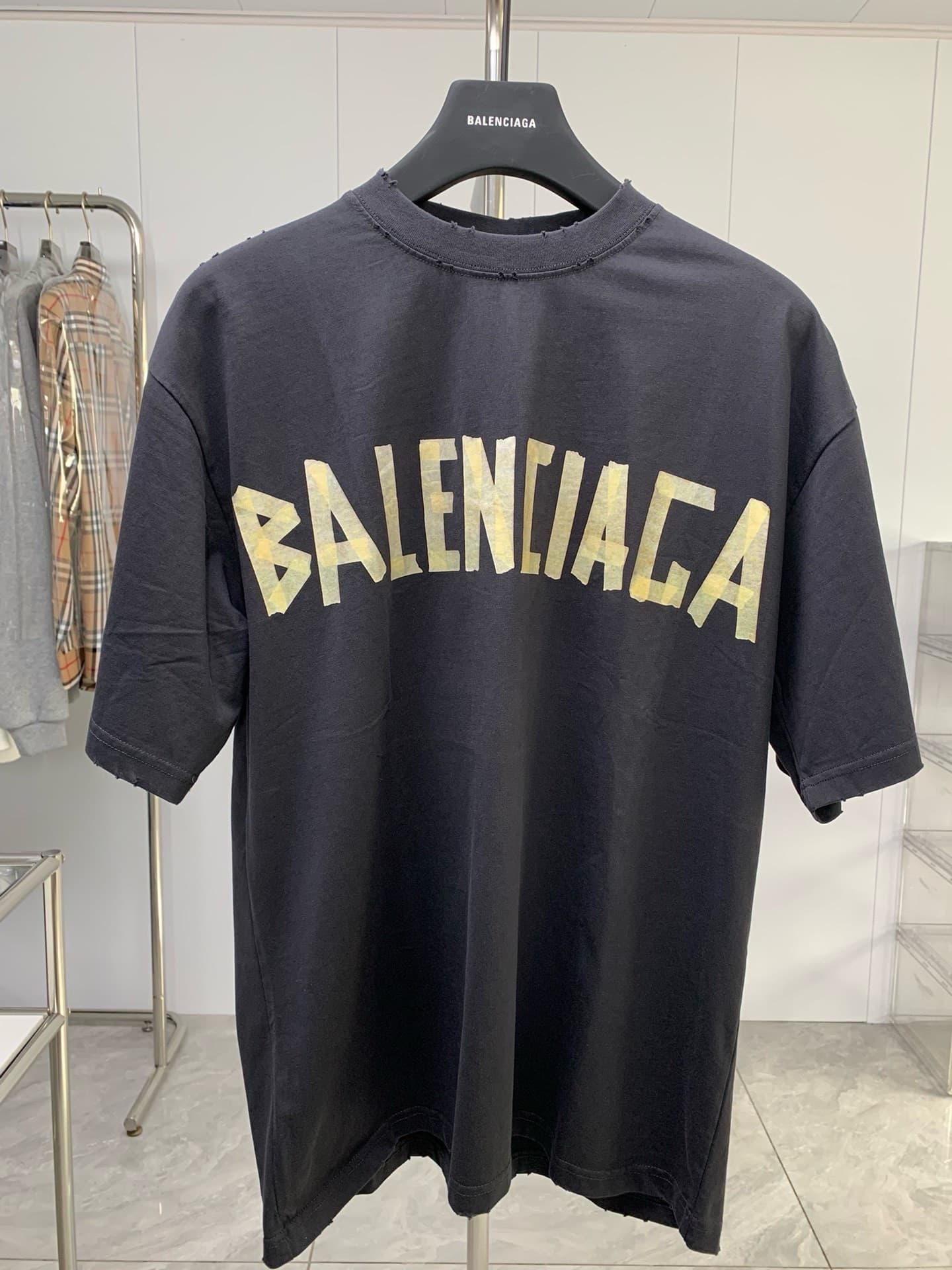 Клейкая лента высокой четкости Balenciaga Paris