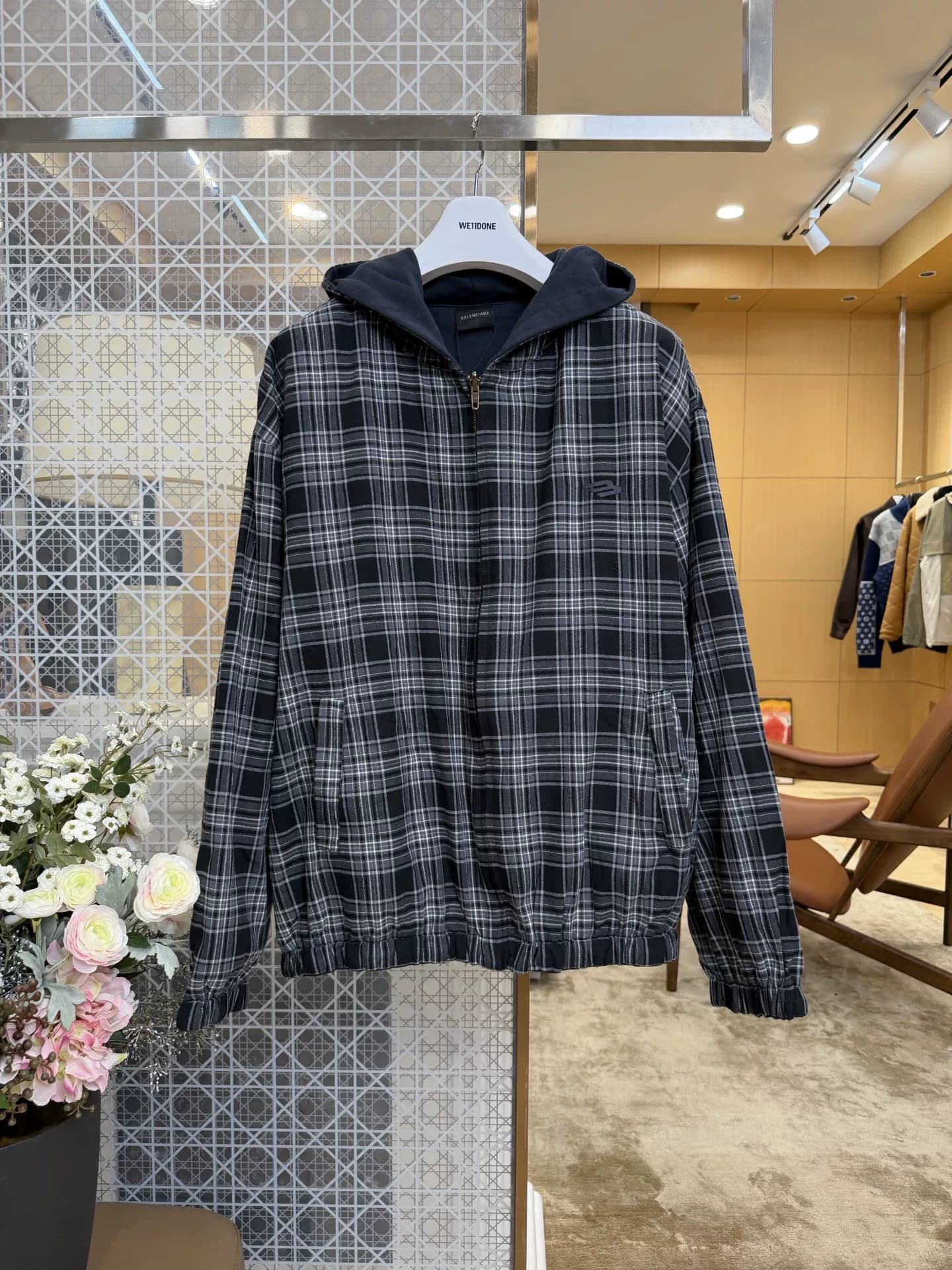 Двусторонняя клетчатая куртка с капюшоном BALENCIAGA Balenciaga в стиле ретро