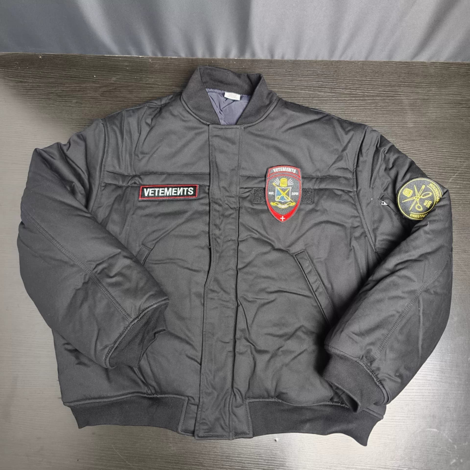 Верхняя версия хлопчатобумажной куртки с вышивкой Zhangzai security от VETEMENTS, свободная версия имеет избыточный вес +