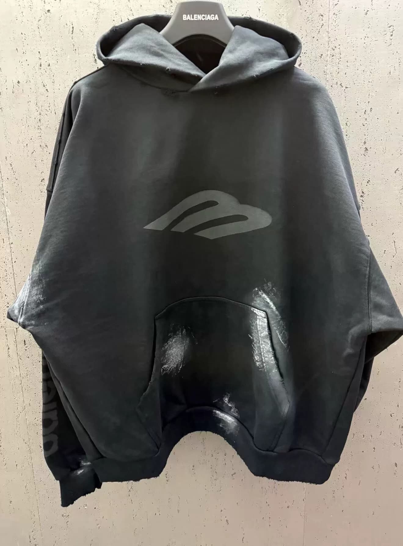 Balenciaga Paris 24FW 3b graffiti splash