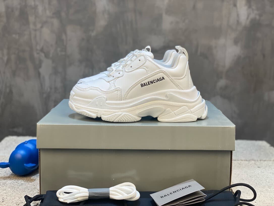 Совершенно новый!Туфли для папы от Balenciaga