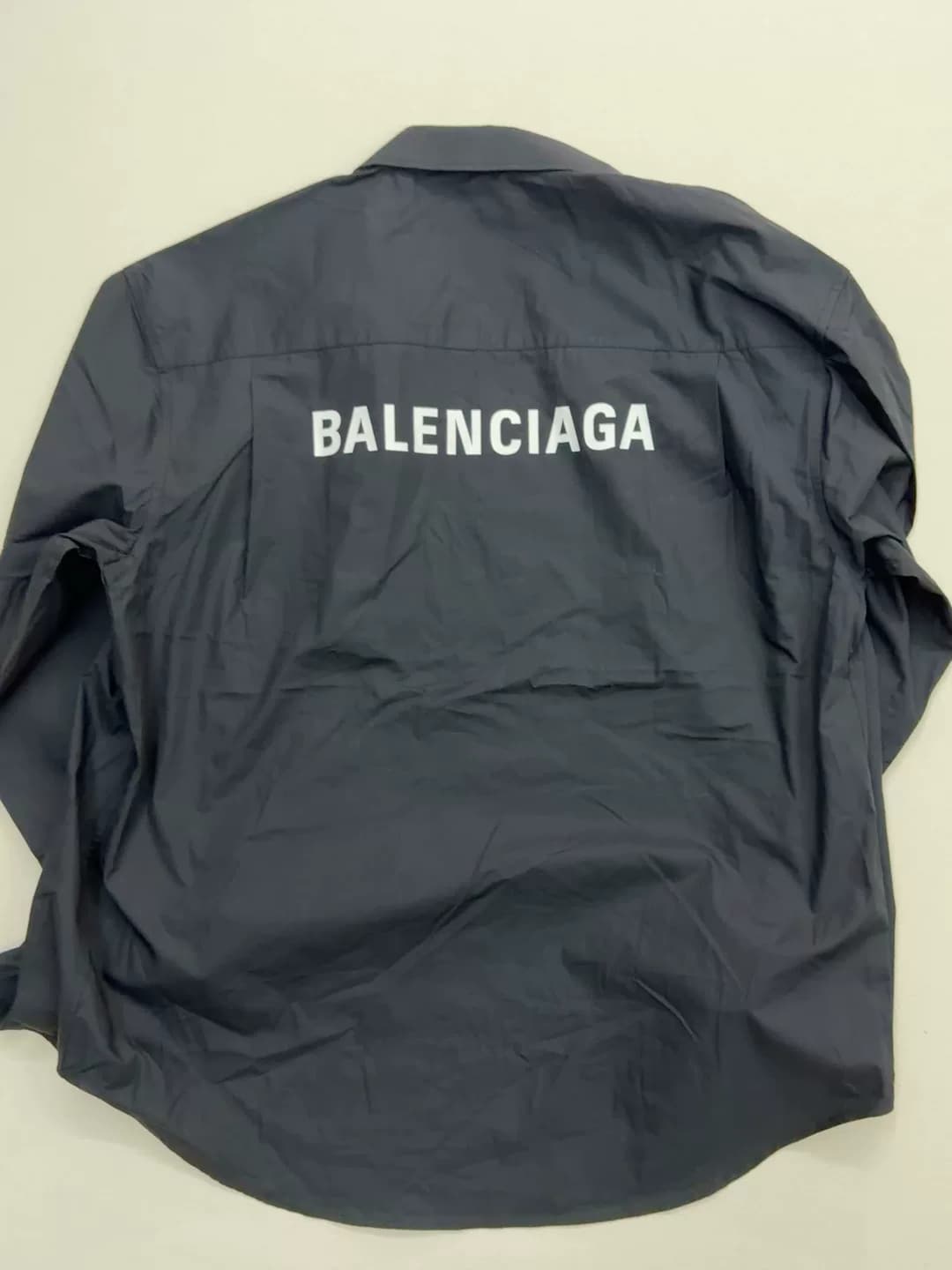 Рубашка Balenciaga размера m практически новая, более 200 покупок