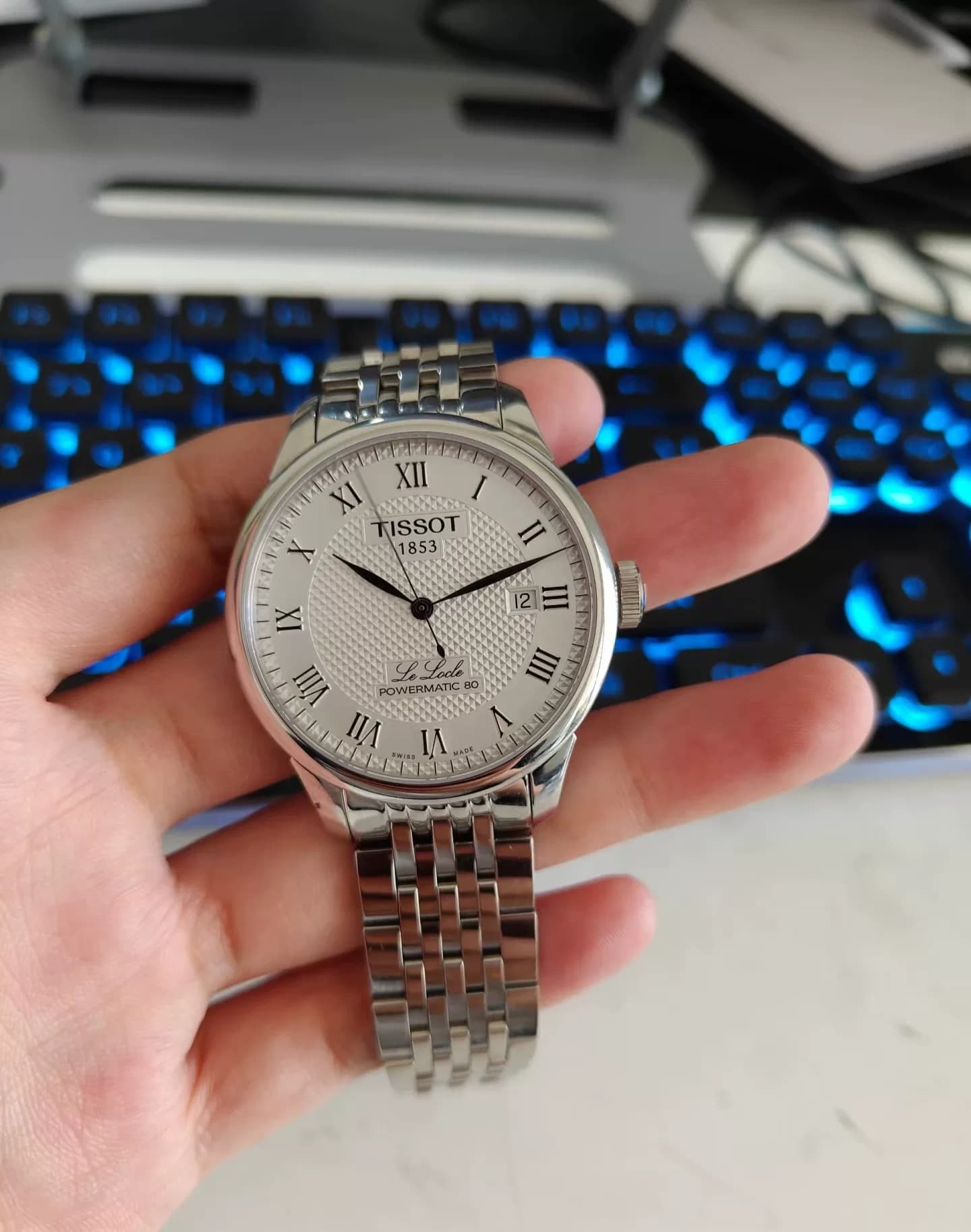 TISSOT Серия Tissot механические механизмы с автоподзаводом и индикацией даты 30 метров