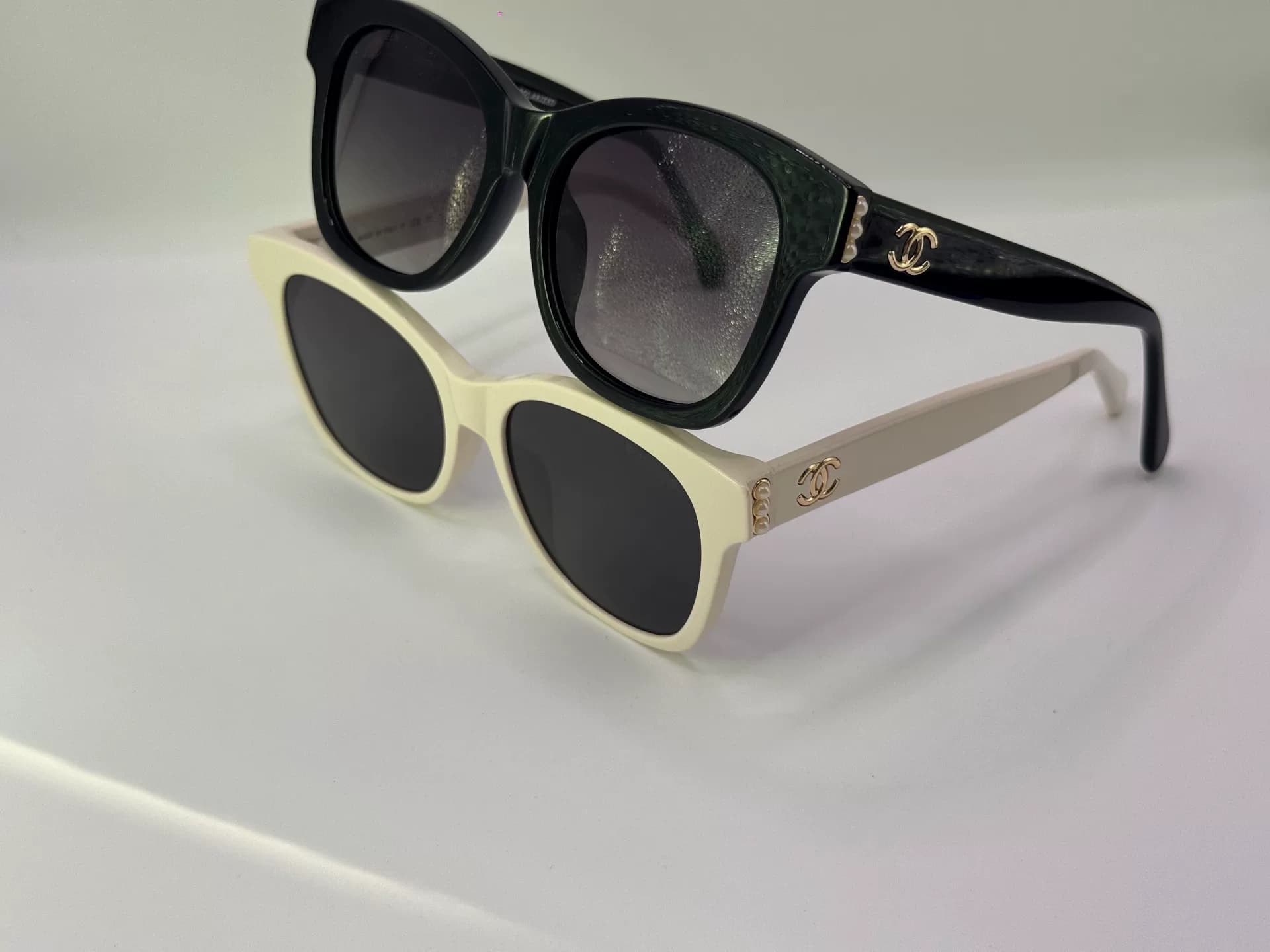 Совершенно новые аутентичные солнцезащитные очки CHANEL Chanel CH5482, черные