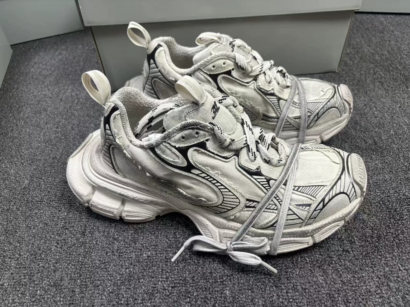 Balenciaga Balenciaga 3XL старая и грязная