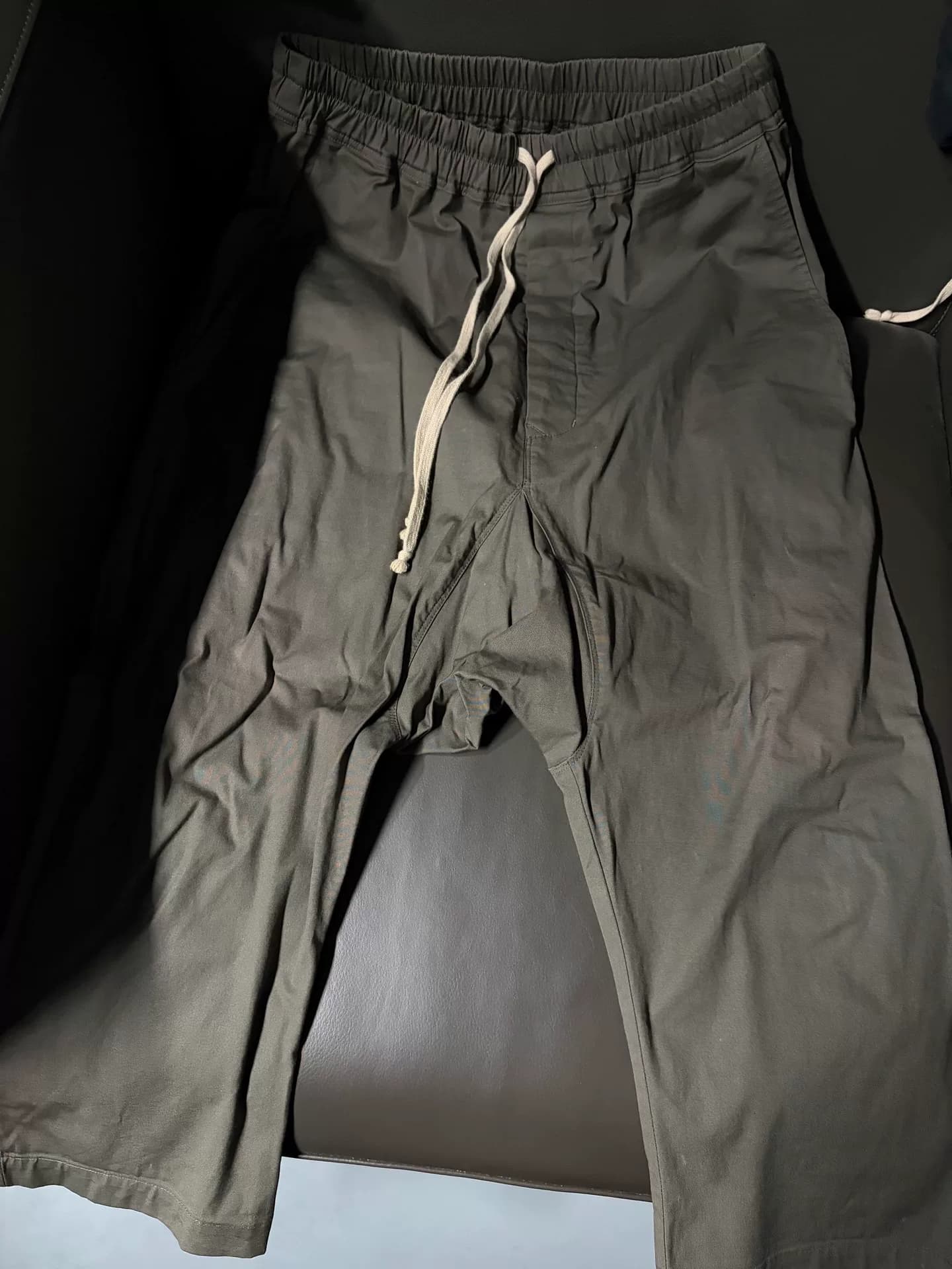 Укороченные брюки RICK OWENS main line, размер 48, сделано в Италии, ТЕМНЫЕ