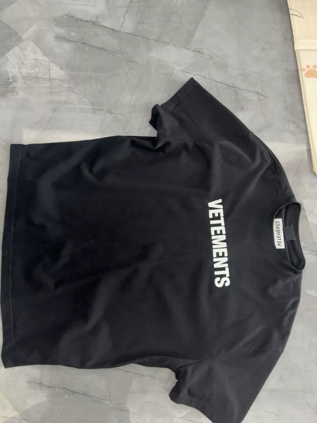 Черная футболка с короткими рукавами VETEMENTS, размер M, 170/88 A