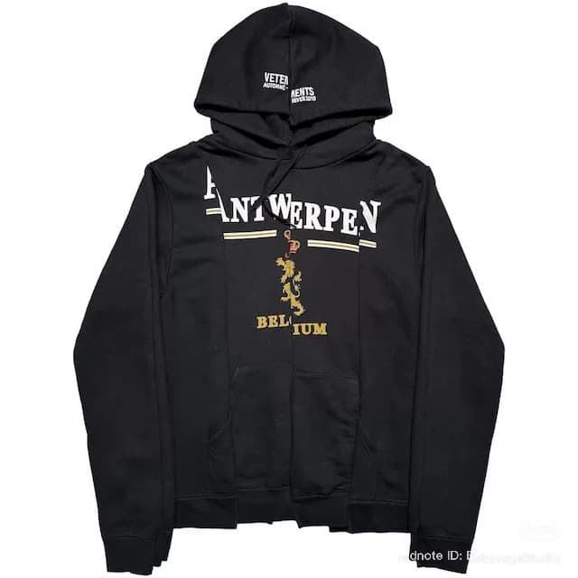 женский плиссированный свитер с вышивкой vetements размера xs в том же стиле, что и у Лизы