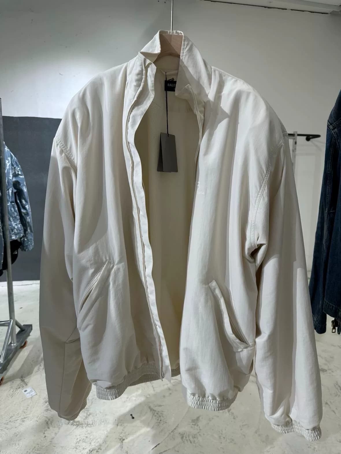 Balenciaga Мужская куртка с большим наплечником Balenciaga Explosive Jacket Куртка мужская полная