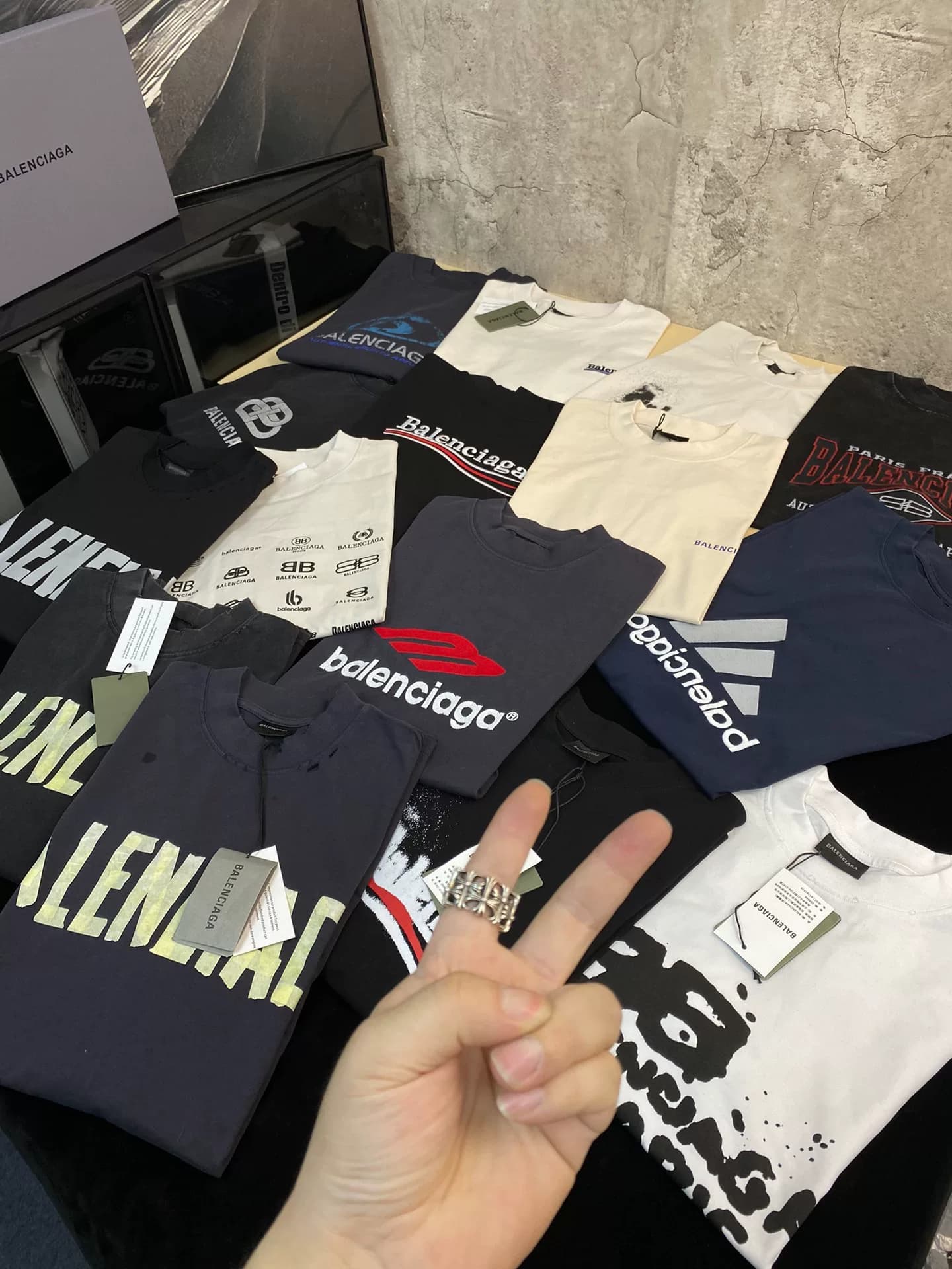 Топовая версия футболки clearance Paris с короткими рукавами из коллекции short-sleeved, свободная версия одной и той же классической модели для мужч…