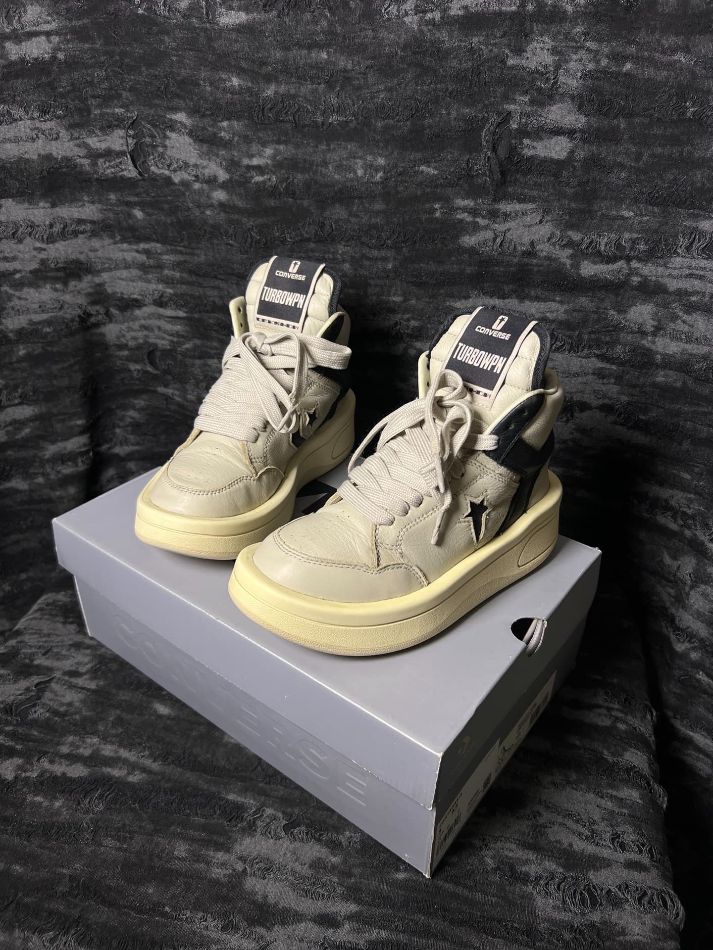 Кобрендовые туфли Converse daddy от Rickowens, размер 35, очень поношенные, обувь нужно стирать