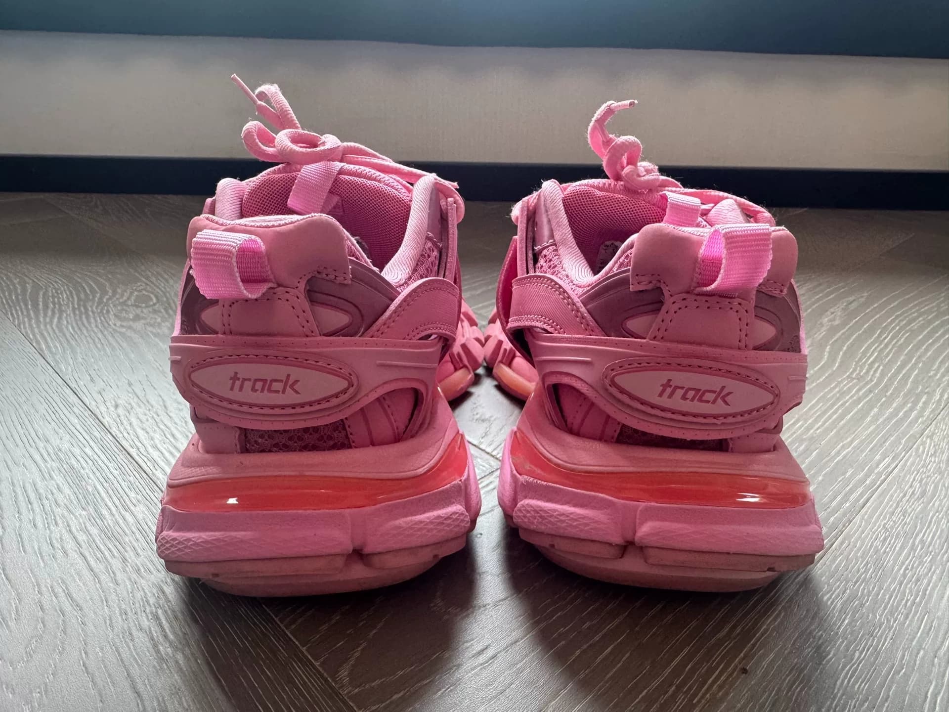 Balenciaga Парижская семейка Track розовые кроссовки-дедушки, размер 37, штука
