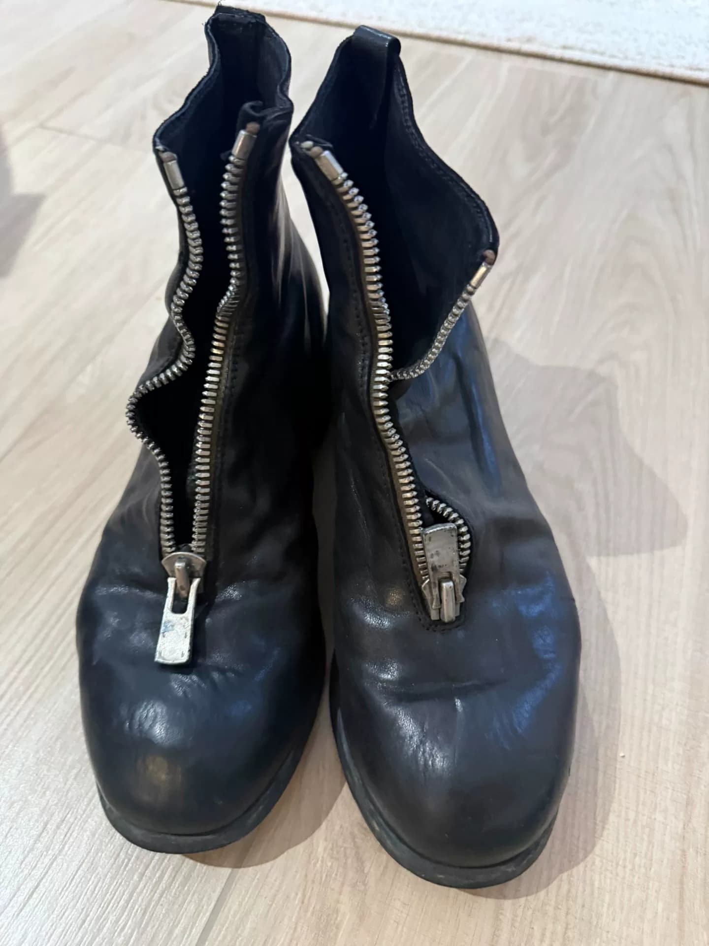 Короткие ботинки Guidi из черной кожи на толстой подошве средней длины
