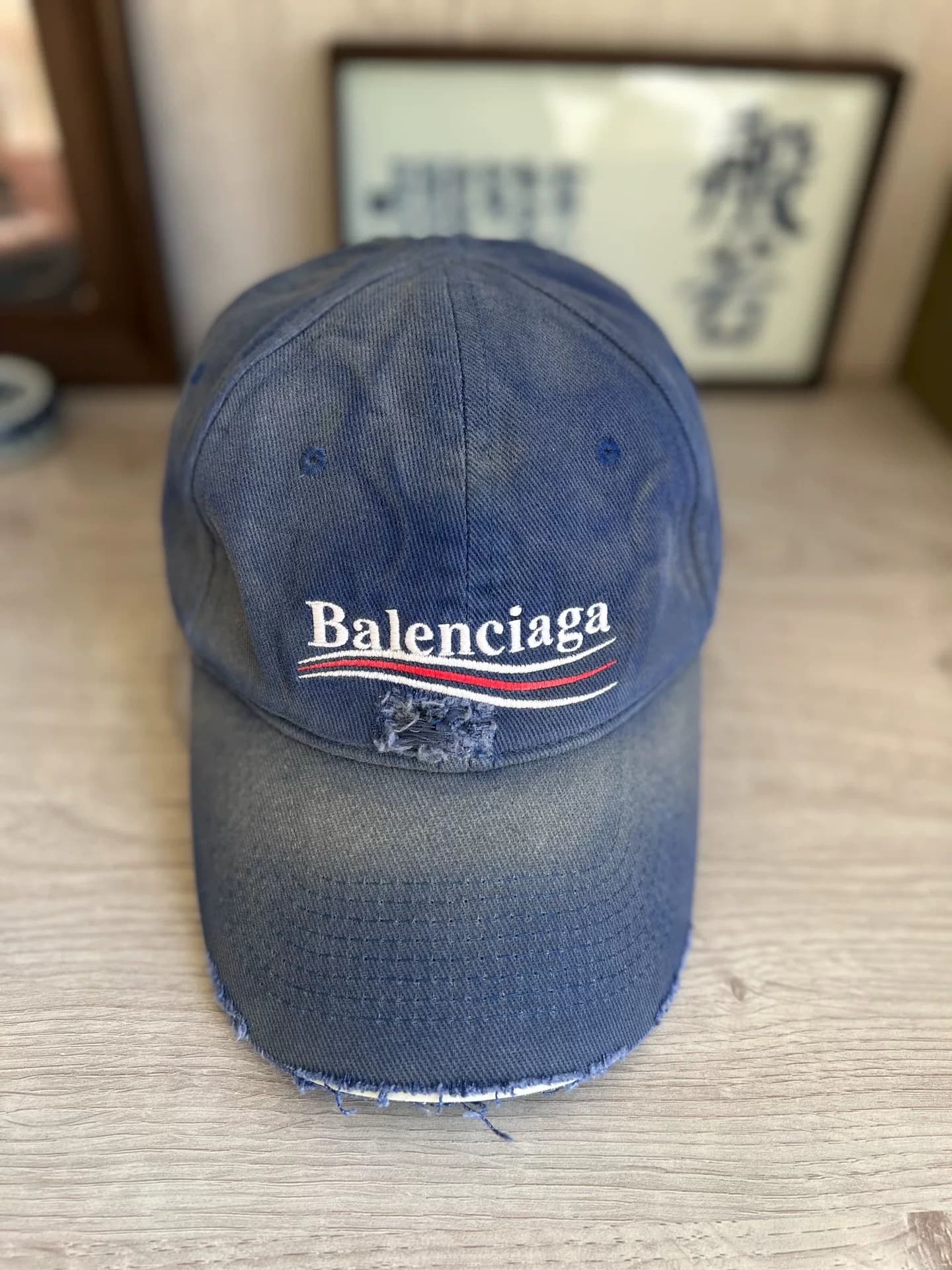 Старая синяя бейсболка Balenciaga от Balenciaga