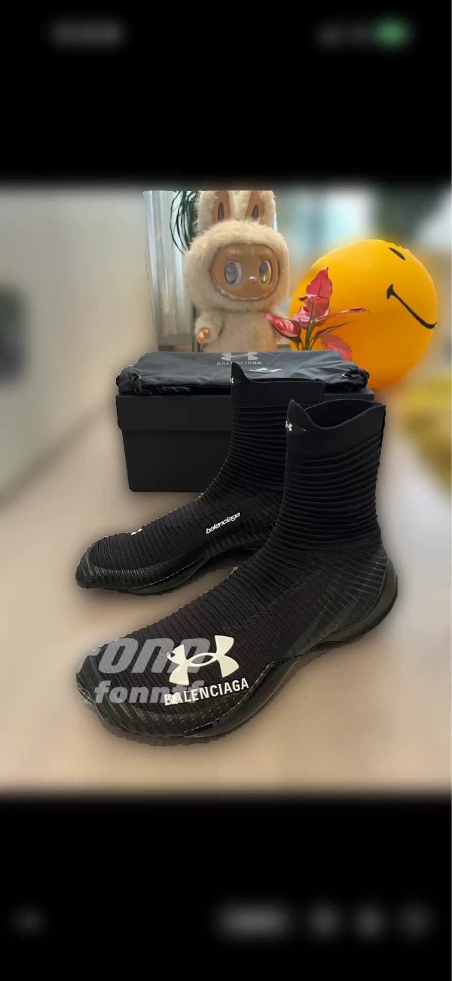Balenciaga x под доспехами Balenciaga