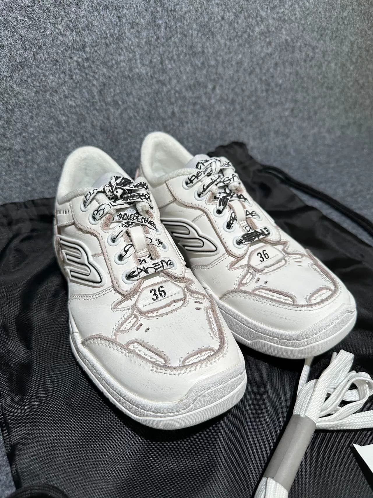 Совершенно новые оригинальные кроссовки Balenciaga hamptons белого цвета, размер 36
