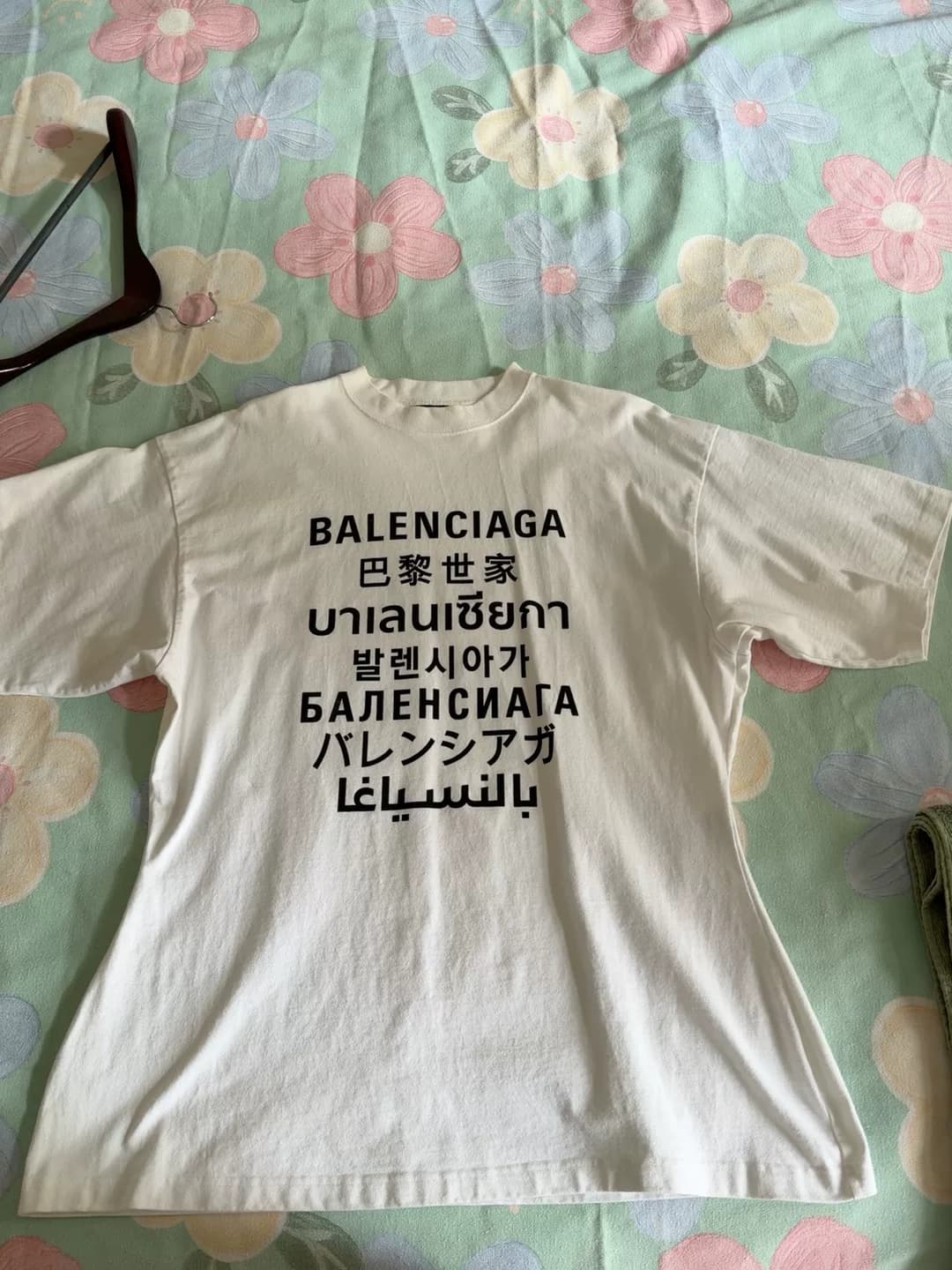 Футболка с короткими рукавами Balenciaga Balenciaga seven languages, размер S, белая, португальский