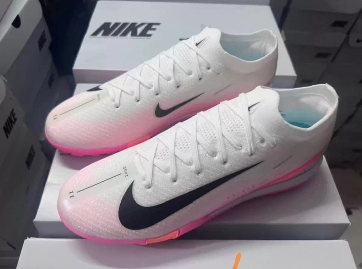 Пудра для ногтей Nike/Nike Assassin 16 TF Broken Nails белого цвета