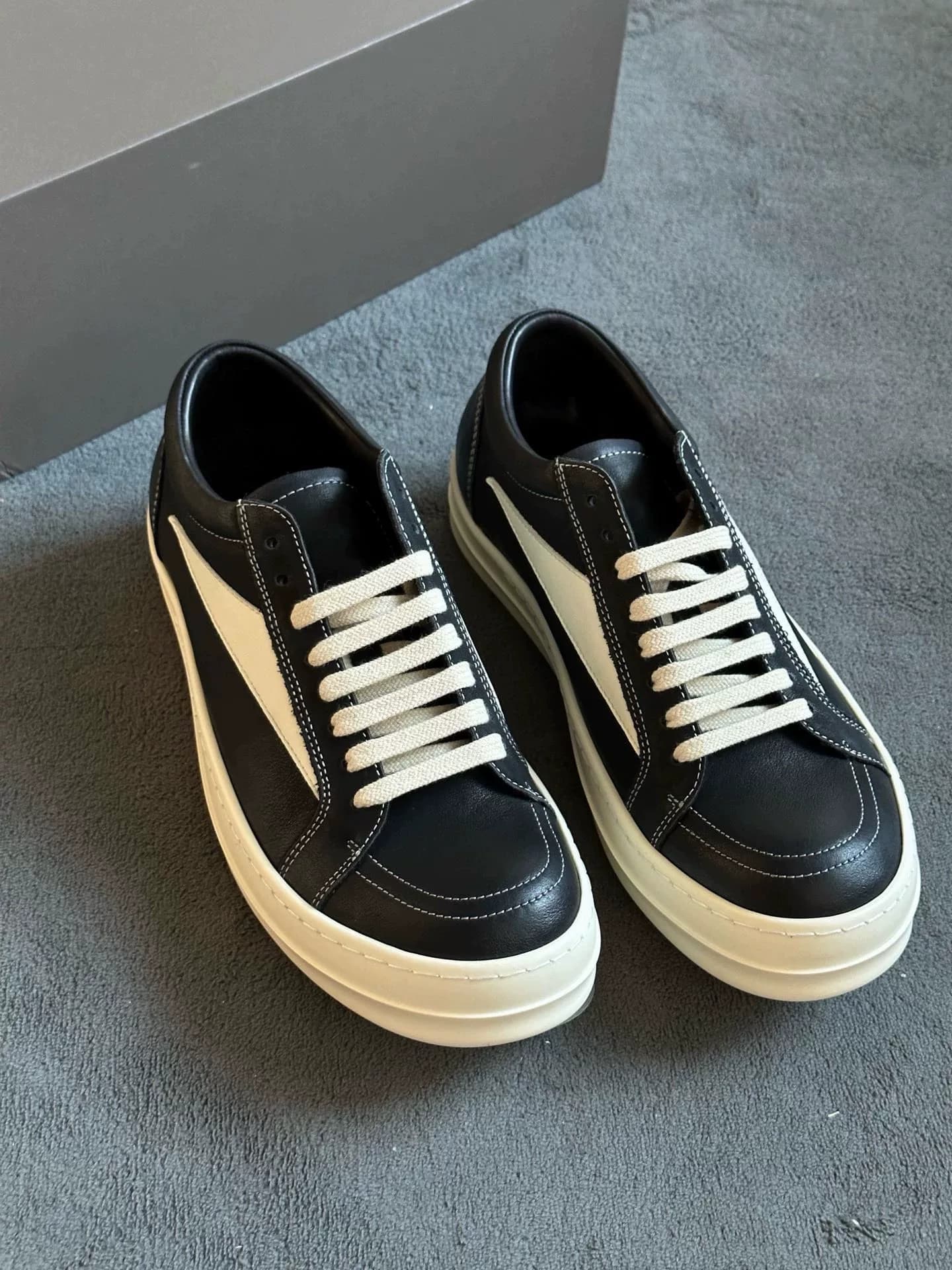 Подлинная обувь из натуральной кожи Rick Owens main line, нарушающая авторские права