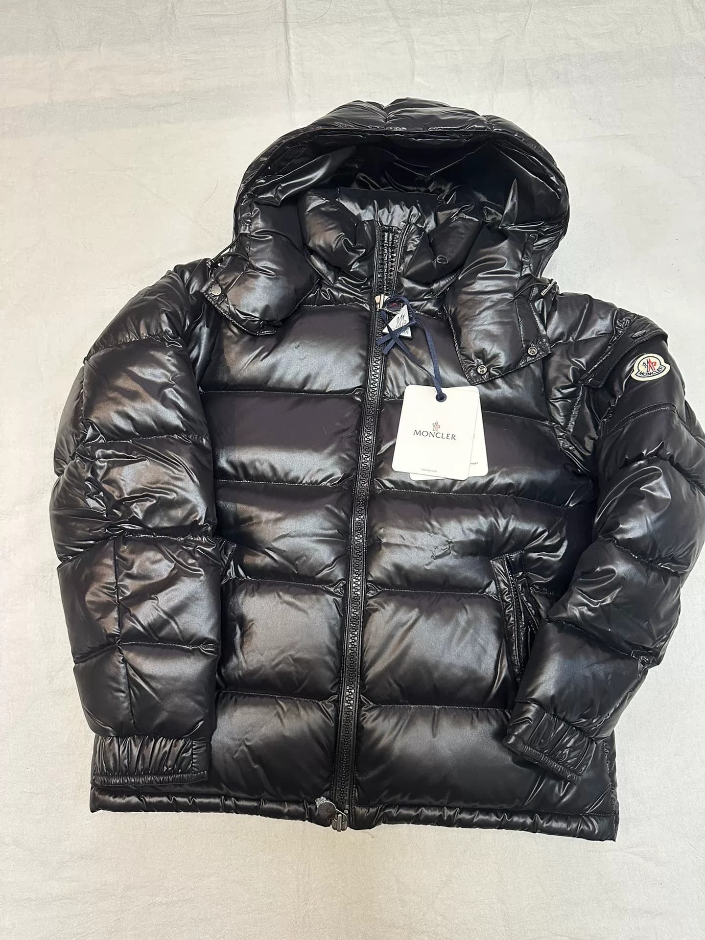 Moncler может отдать предпочтение пуховику Maya