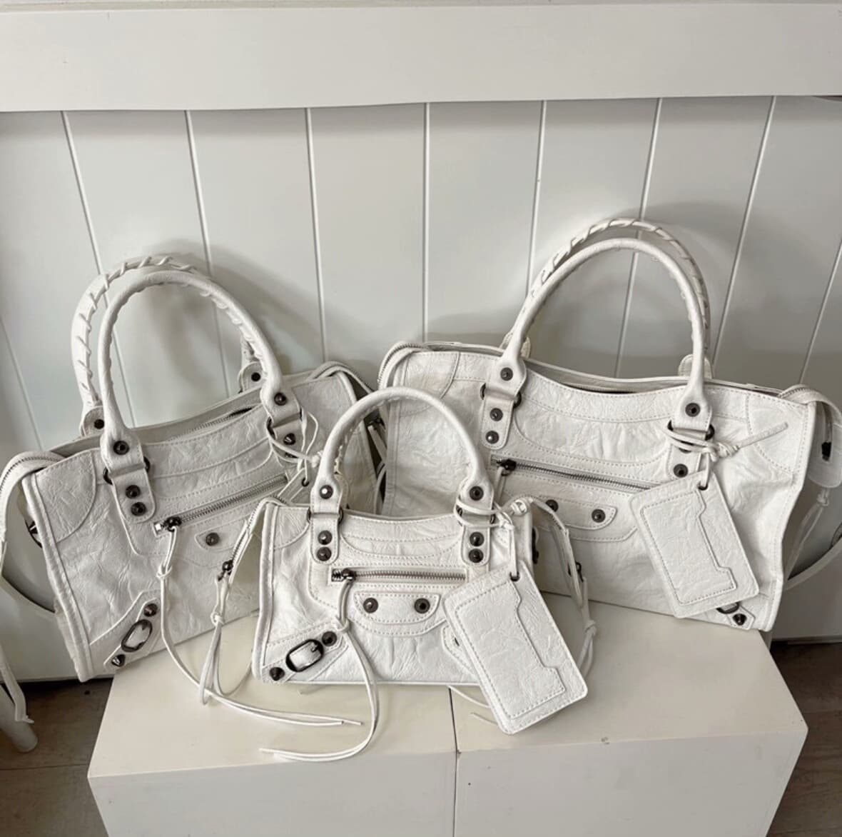 Совершенно новый и нераспечатанный!Сколько мотоциклетных сумок Balenciaga подарила мне моя подруга?