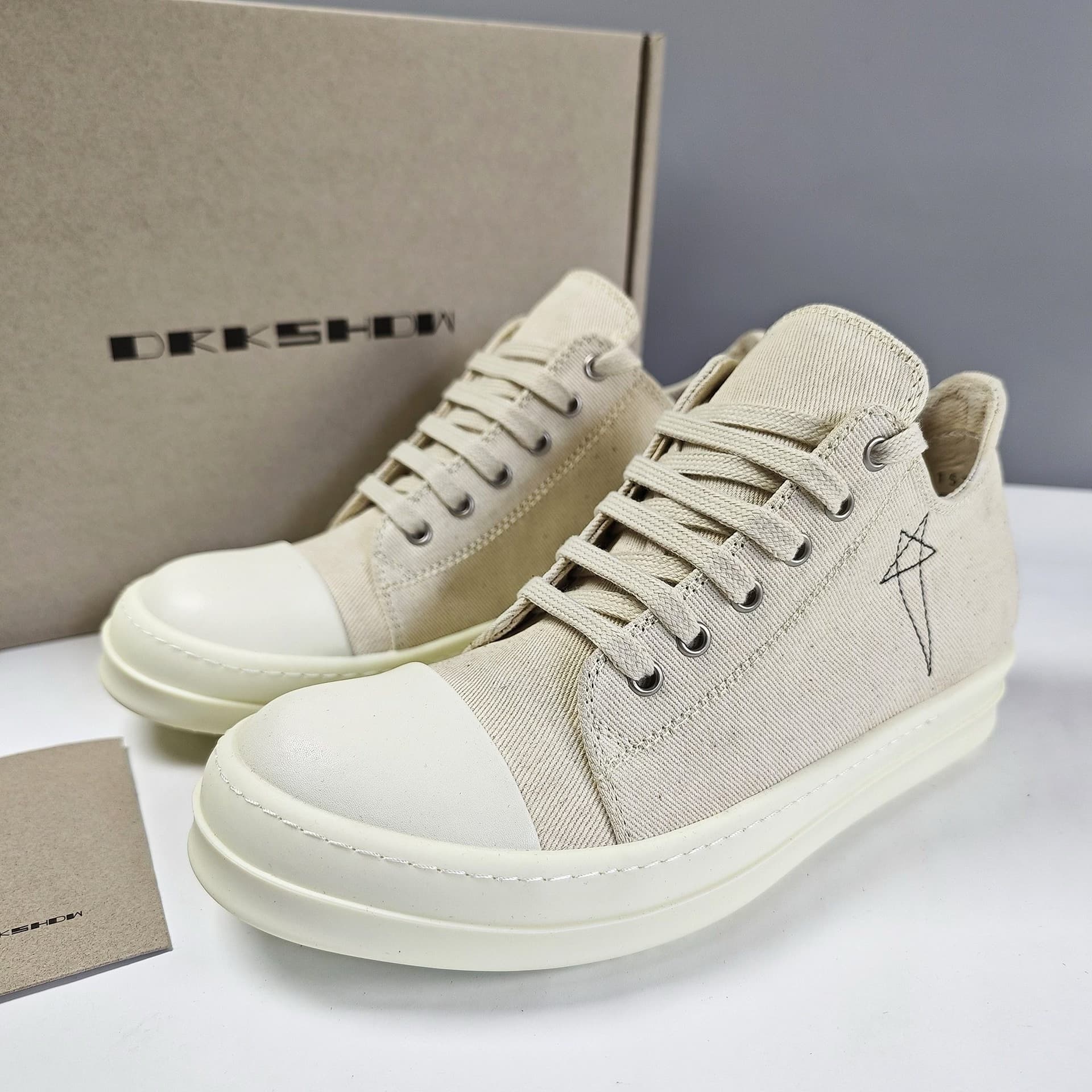 Мужские брюки с глубоким вырезом Rick Owens ro classic, выполненные в классическом стиле с двухниточной белой вышивкой в виде головы