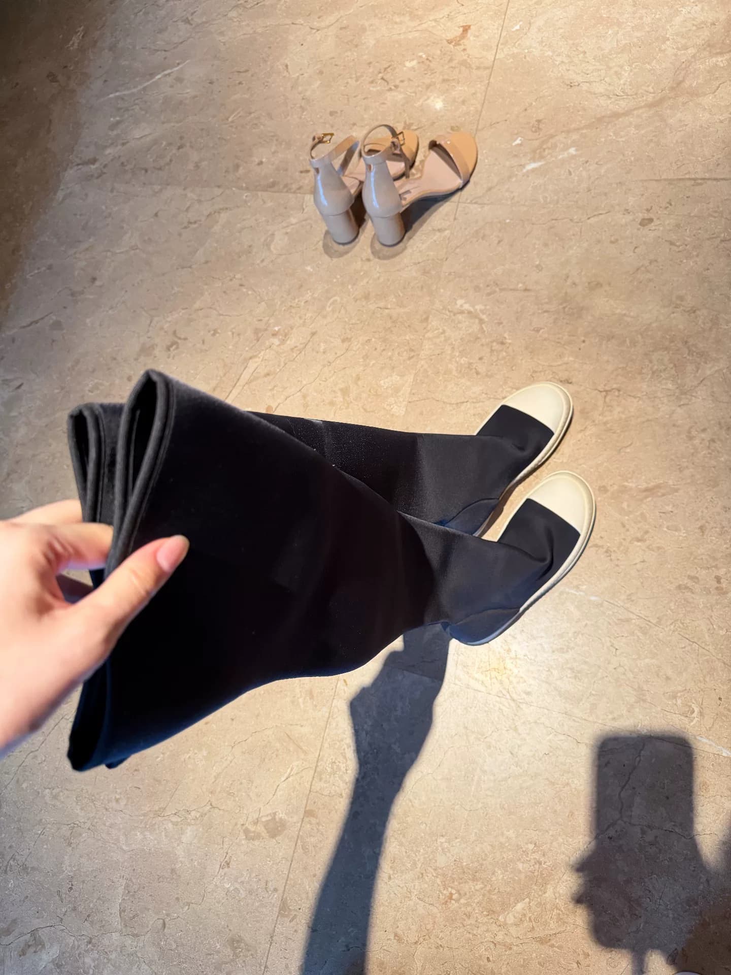 Женская обувь персонального бренда Rick Owens из линейки DRKSHDW черного цвета в тон,