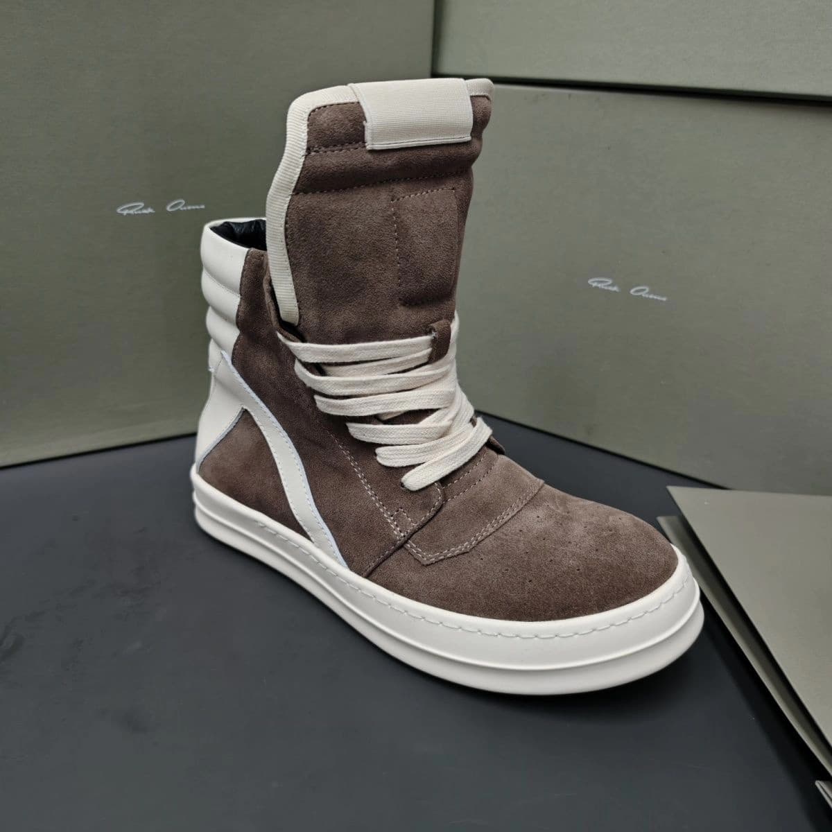 Высокие туфли с перевернутым треугольником от Rick Owens RO brown